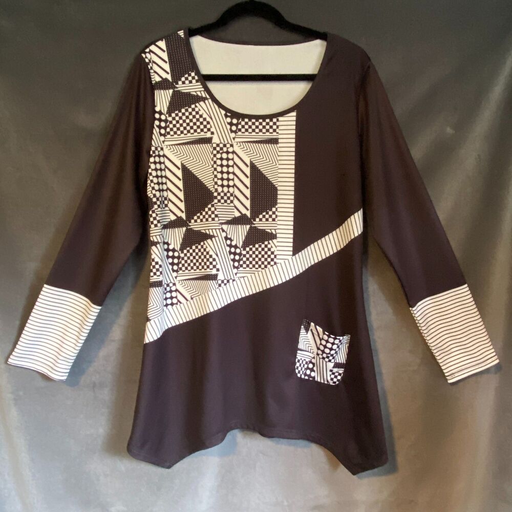 Geometric Pattern Long Angled Top Women's Size XL - Used